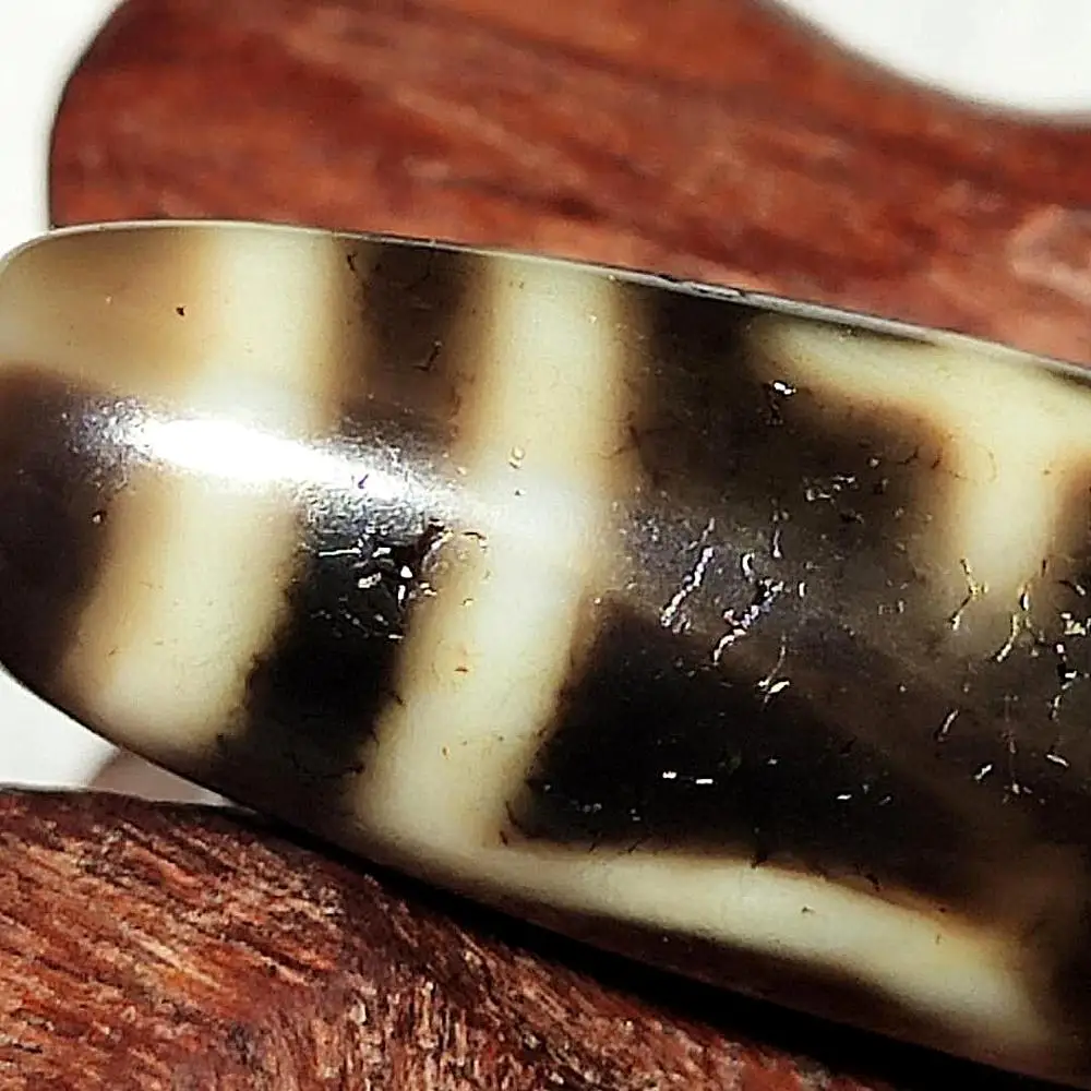 

To pure Tibet Old White Agate Dzi Bead 11.5*40mm Aquarius lotus heart Pattern DZI Beads Men&Women`s Jewelry DIY Free Shipping