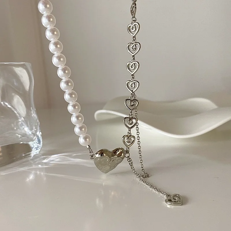 

VSnow Unique Design Asymmetric Love Heart Simulation Pearl Pendant Necklace for Women Beaded Hollow Out Metal Necklace Jewelry