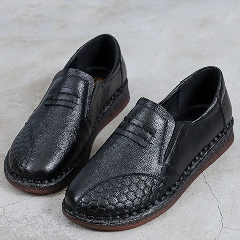 

Spring and autumn retro middle aged and old women's shoes leather soled old women's shoes single shoe ox tendon sole
