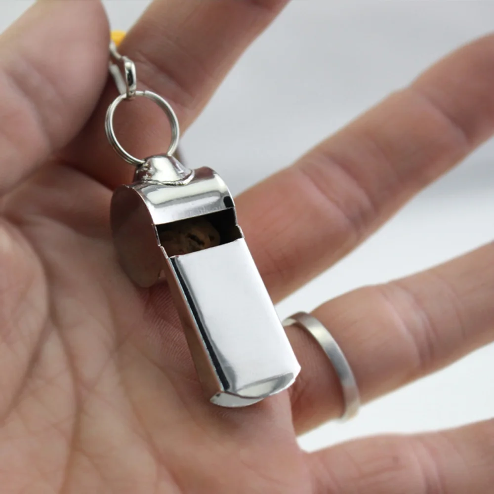 

Referee Set Red Yellow and 2pcs Referee Whistle Judge Flipping for Football Soccer