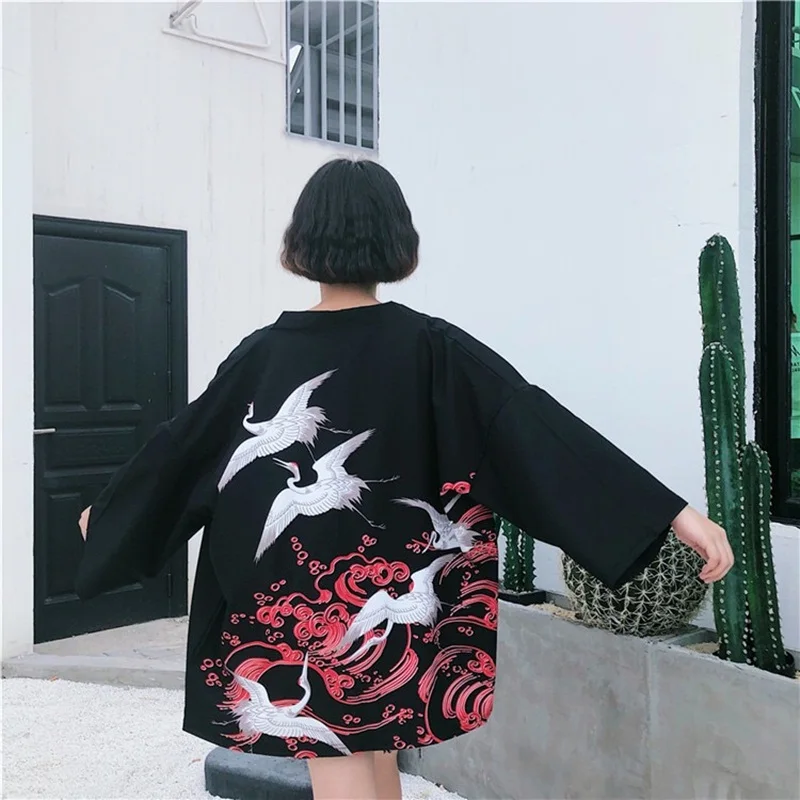

Japanese kimono women's bathrobe summer beach kimono cardigan Traditional Japanese kimono street wear shirt mask