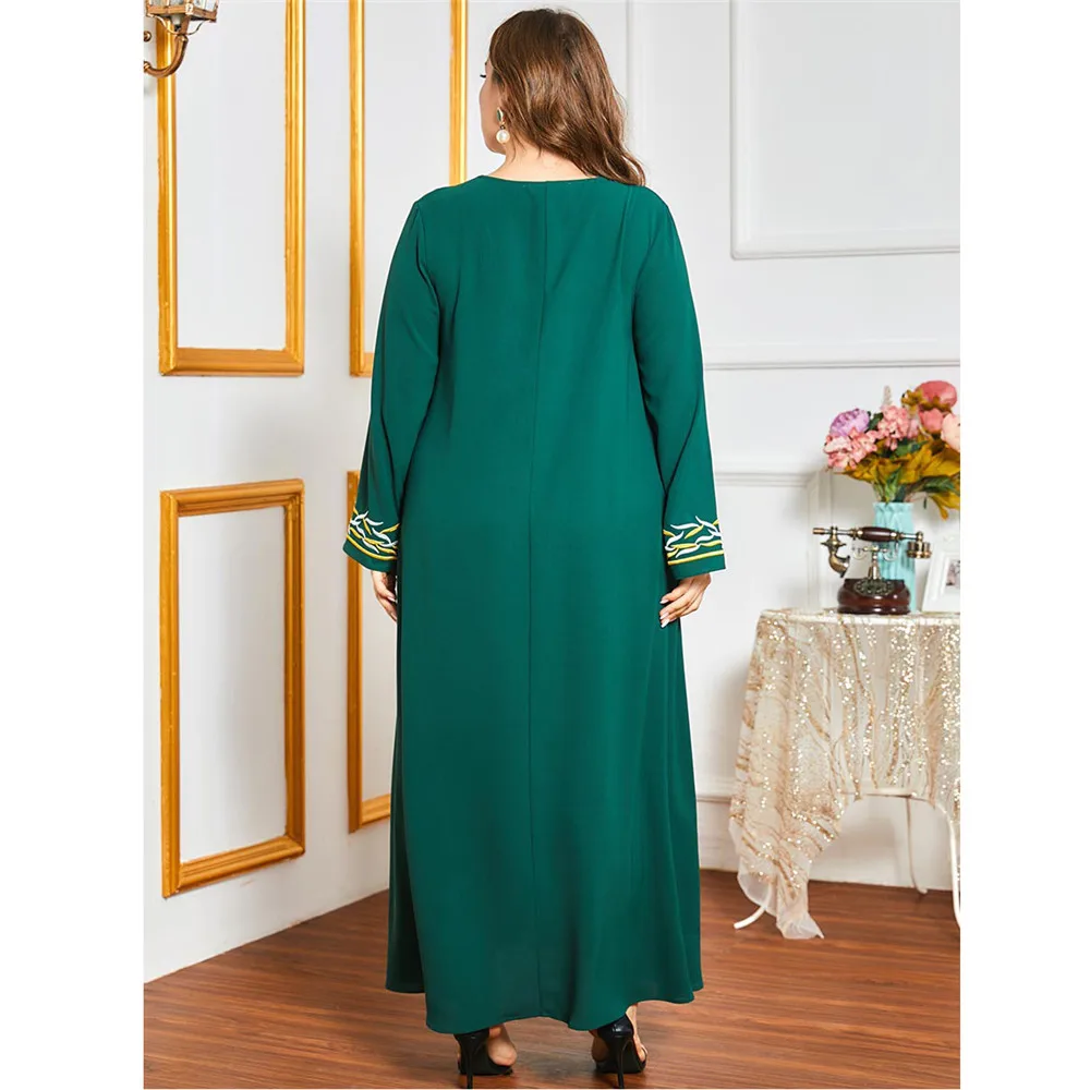 

Dubai Kaftan Muslim Women Long Dress Ramadan Islamic Embroidery Ethnic V-neck Casual Loose Maxi Robe Middle East Plus Size 4XL
