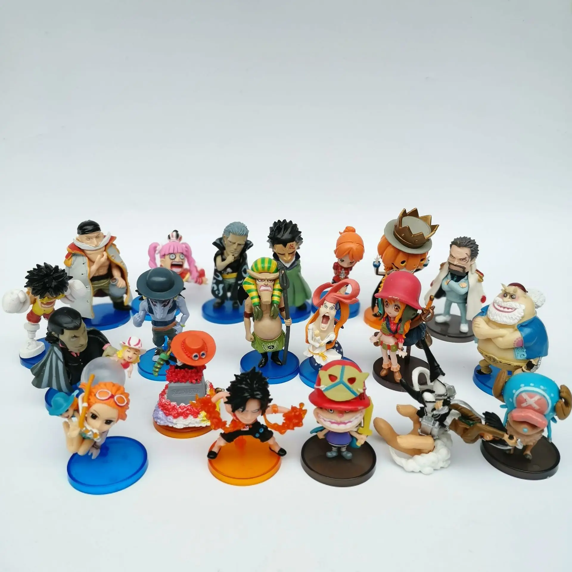 Цвет при отправке выбирается случайным образом 50 шт./лот Japansese аниме Рисунок one piece