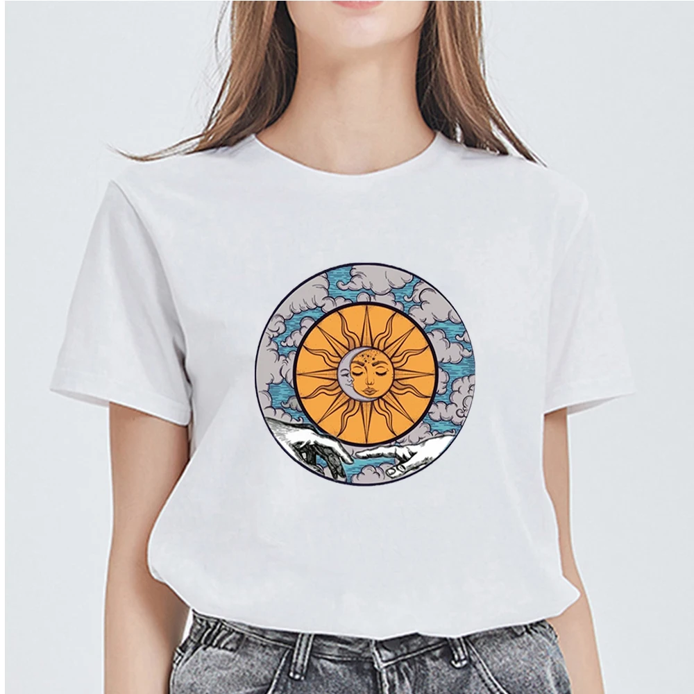 

Finger Sun Moon Funny Graphic Women Shirt Trend Gorgeous Retro Style T-shirt Soothing Modern Breathable Streetwear Short Sleeve