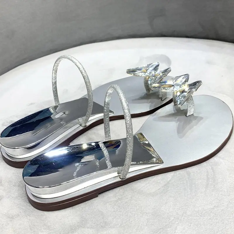 

Женские дизайнерские сандалии из натуральной кожи, модные сандалии на ремешке с пряжкой, повседневные стильные сандалии с металлическим ук...