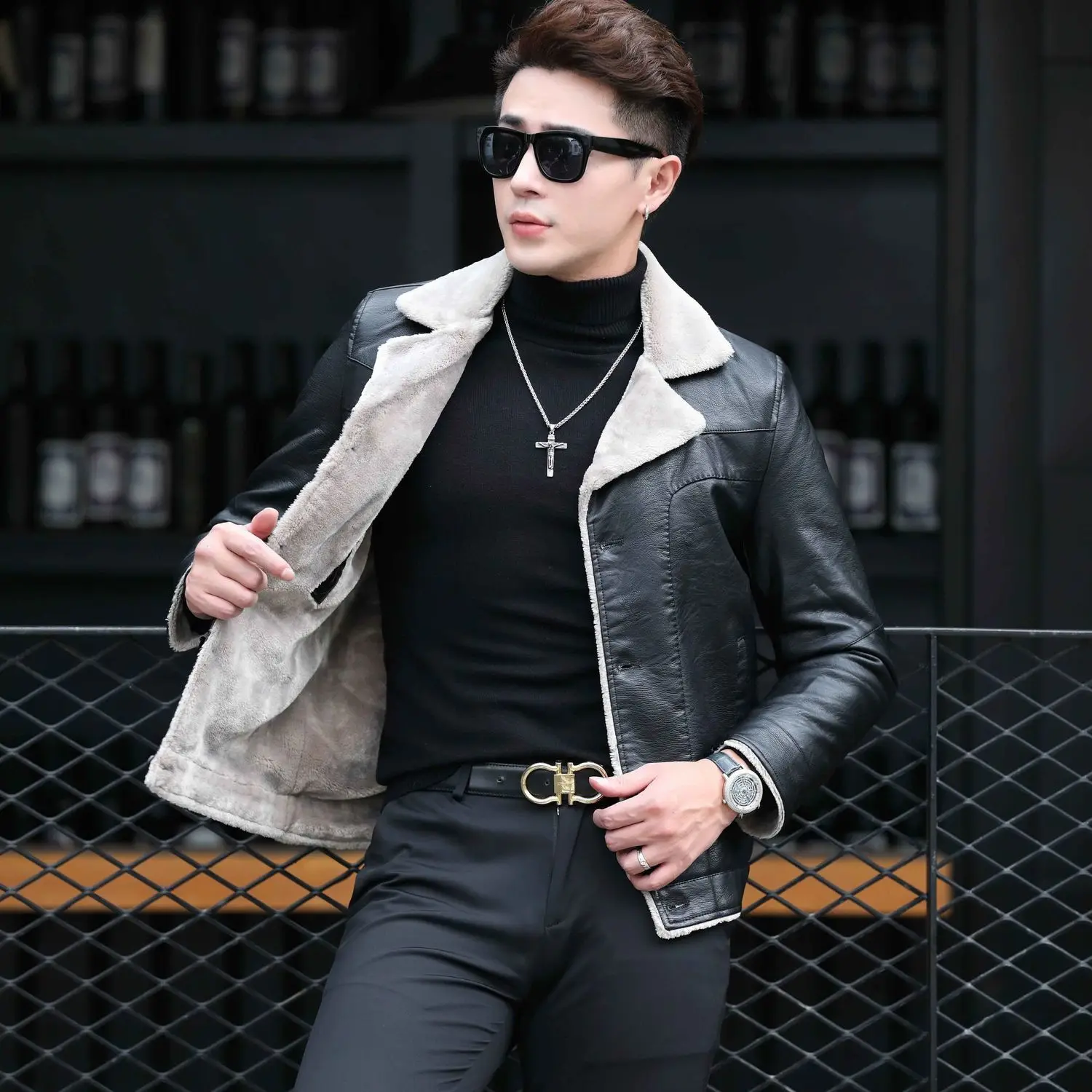 

Мужское кожаное пальто, новинка зимнего сезона, Кардиган с длинным рукавом и отложным воротником из короткой овчины с меховой вставкой для ...