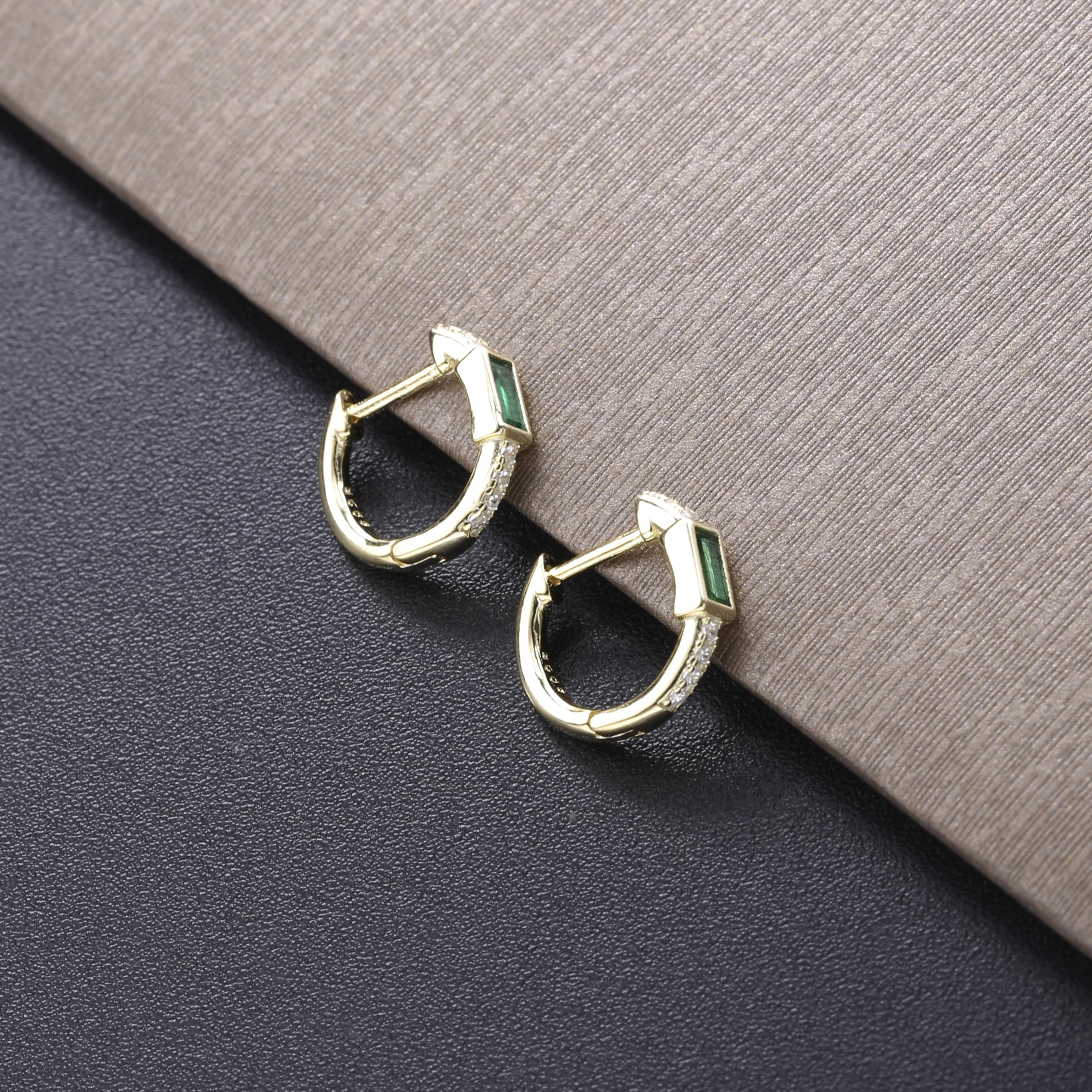 Moonmory 2020 новый дизайн Стерлинговое Серебро 925 пробы зеленый квадрат циркон Huggies