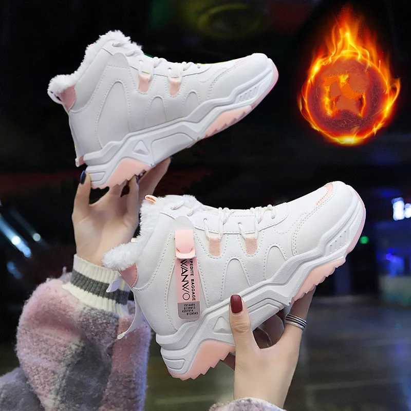 Зимние женские кроссовки модные короткие плюшевые теплые с круглым носком на