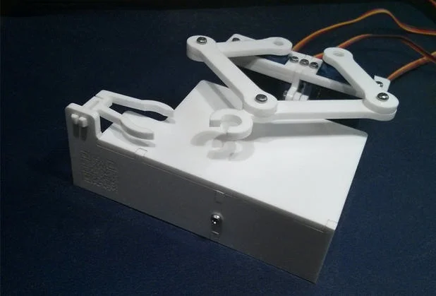 Plotclock небольшой дешевый часовой манипулятор с открытым исходным кодом для письма