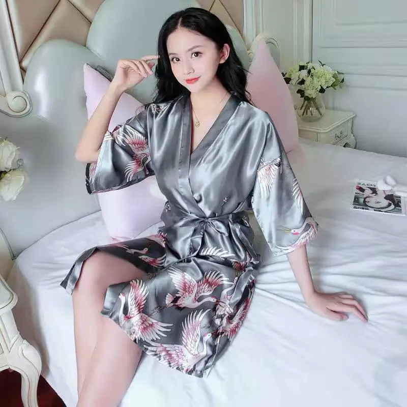 Женская домашняя одежда сезон весна-лето 2021 Крутое шелковое платье средней длины