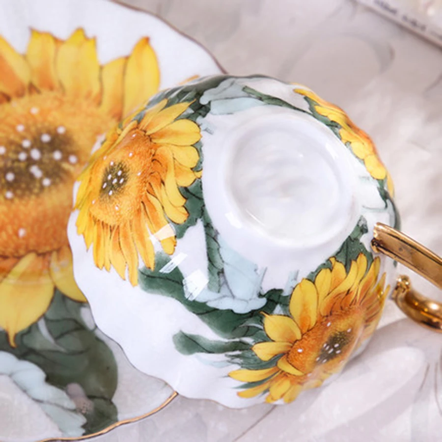 

Sunflower Handle Painted Coffee Cup Ceramic Ceramics Gift Set Afternoon Tea Beautiful Cover Chinese Set Drinks Tools 60SC