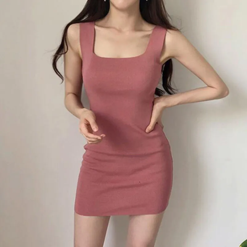 Женское платье-свитер облегающее трикотажное платье-пуловер без рукавов на