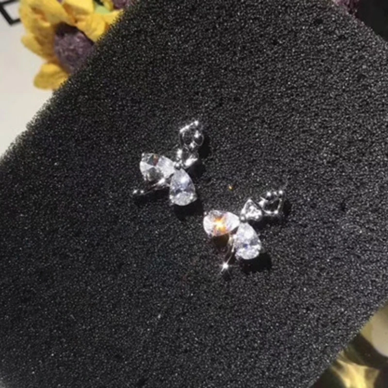 Серьги гвоздики серебристого цвета с прозрачным Цирконом|Серьги-гвоздики| |