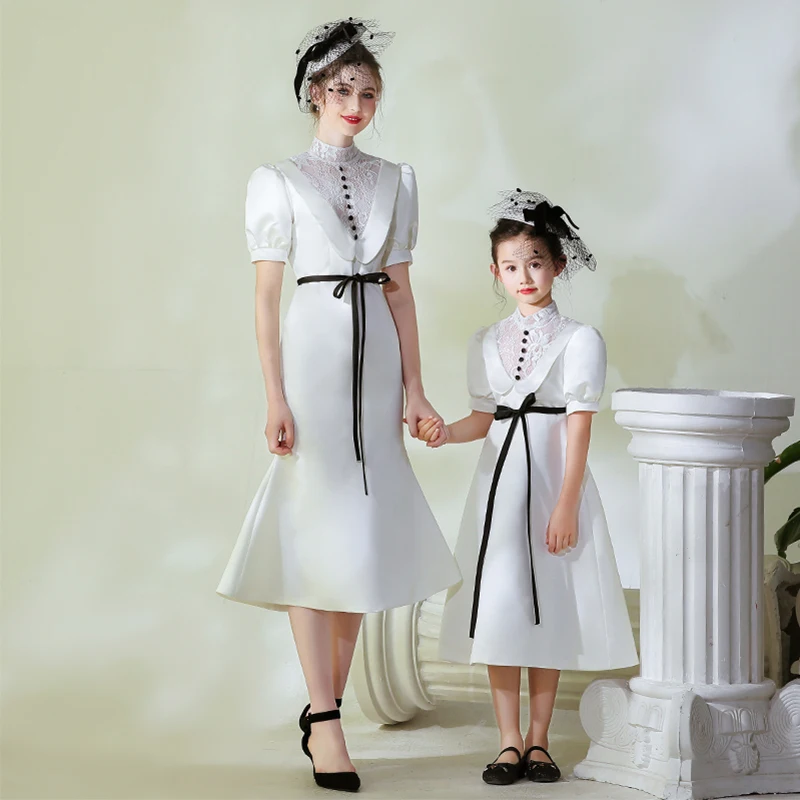 Бальное платье для родителя и ребенка бальное белого цвета с высоким воротником