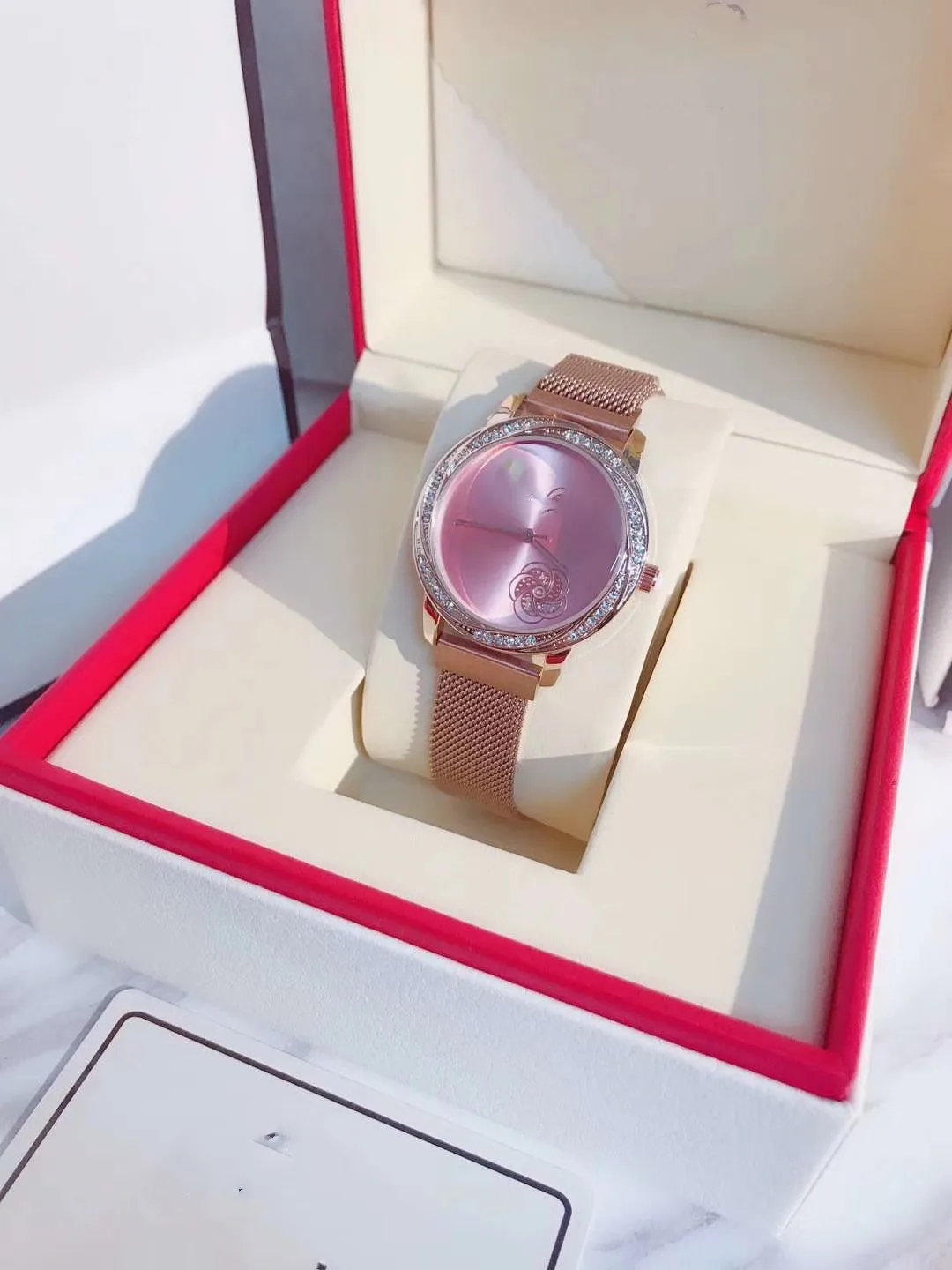 

New fashion classic men's high grade business watch waterproof watch wine barrel watch personality WATCH QUARTZ WATCH