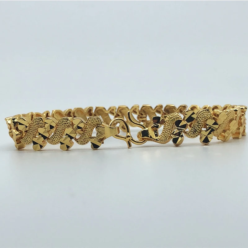 

Woman Yellow Gold Color Pattern Link Exaggerated Ethnic Style Elegant Temperament Bracelet