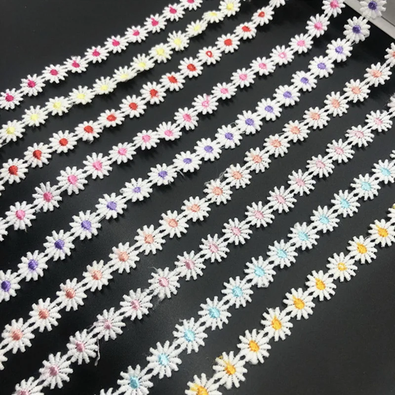 

Lace Water Soluble Embroidery For DIY Hand Sewing Accessories 12 Petals 1.4cm Small Daisy Flower Length 5 Yards