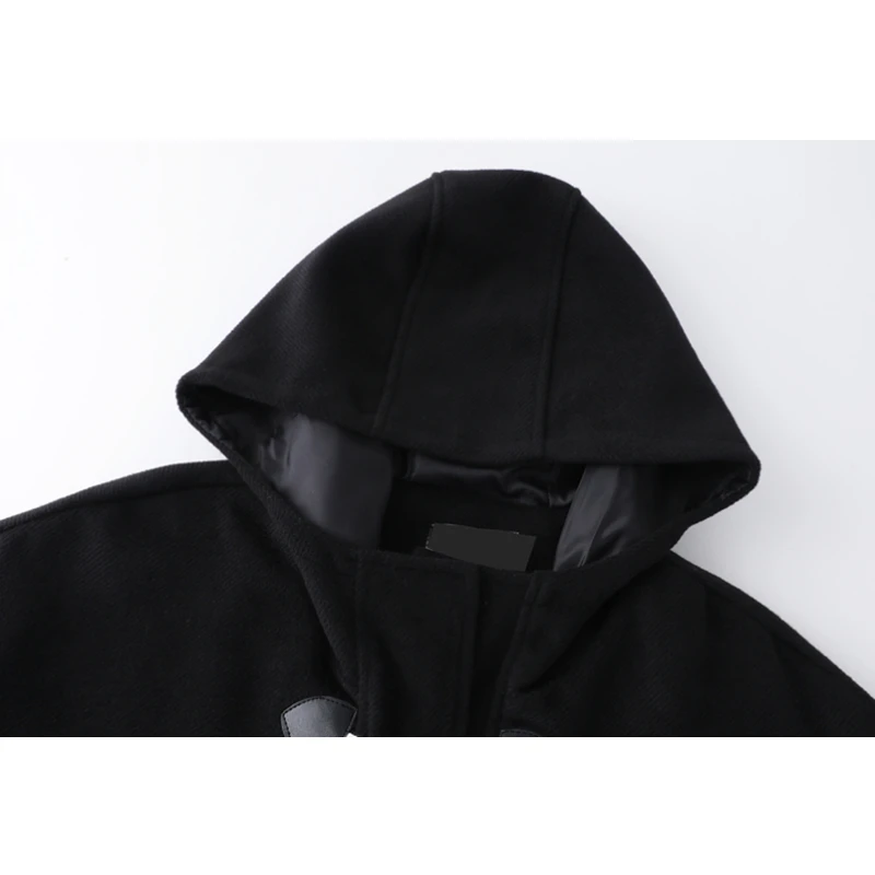 Женское шерстяное пальто на пуговицах Черное короткое хлопковое с капюшоном в