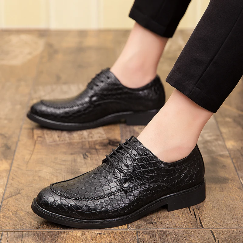 Туфли мужские кожаные оксфорды дышащие на шнуровке плоская подошва модные