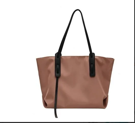 

2021 women's bag, shoulder bag, embroidery bag, famous designer bag, high quality bag, wholesale bag. Global agency contract