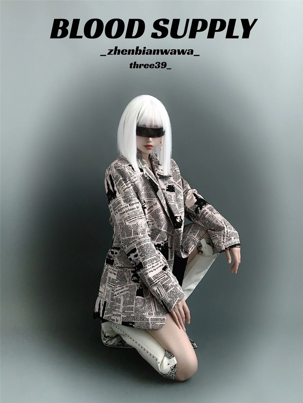 

Куртка с наплечниками и принтом в виде суперреализма для осени и зимы