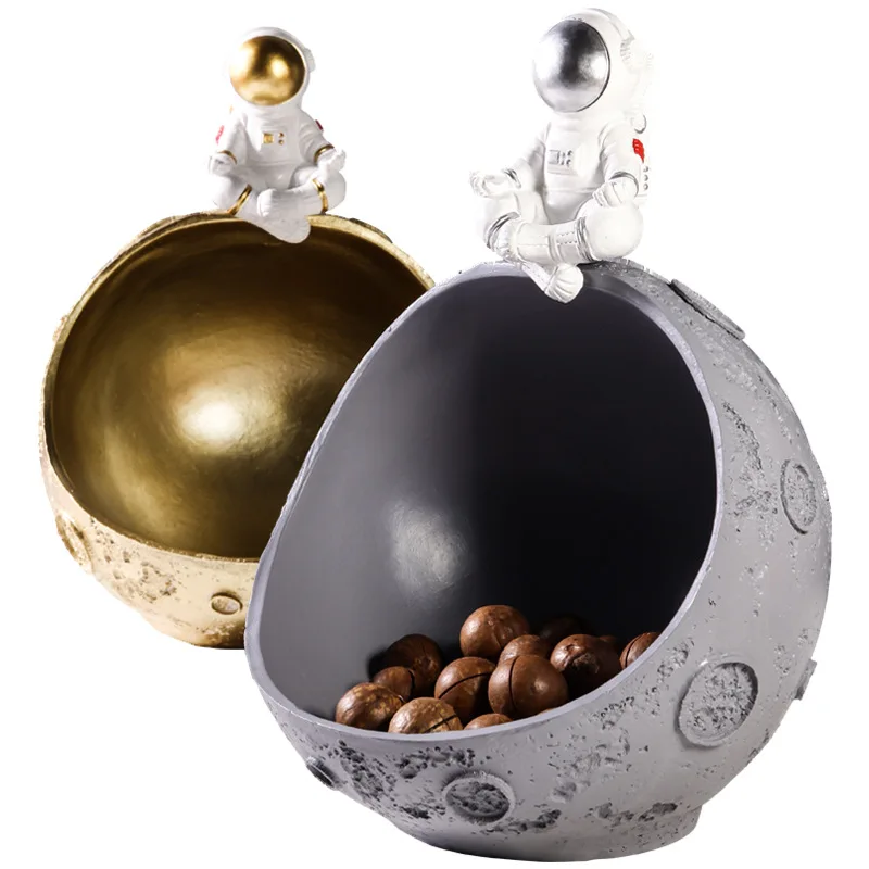 

Nordic Creative Astronaut Xuanguan Key To Collect Ornaments Home Accessories Living Room Coffee Table Decoration Ornaments