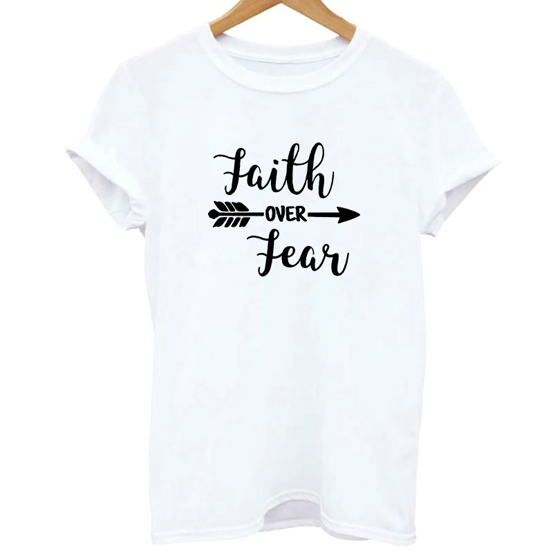 Новинка женская футболка с надписью Faith поверх Fear Love для христианина забавное