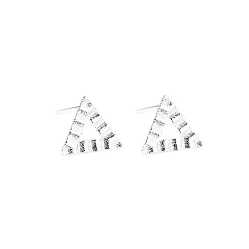 

Hollow triangle fresh and fashionable earrings temperament all-match earrings women