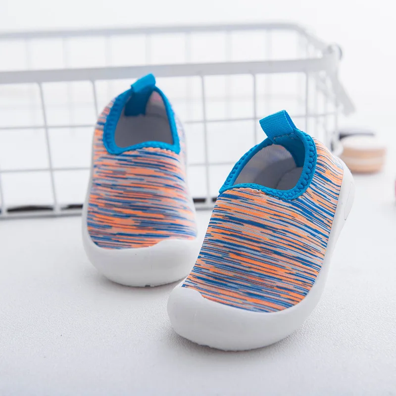 Весенняя обувь для маленьких мальчиков и девочек мягкая подошва первых шагов