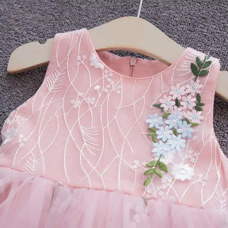 Летнее платье для маленьких девочек праздничное свадьбы Цвет белый розовый