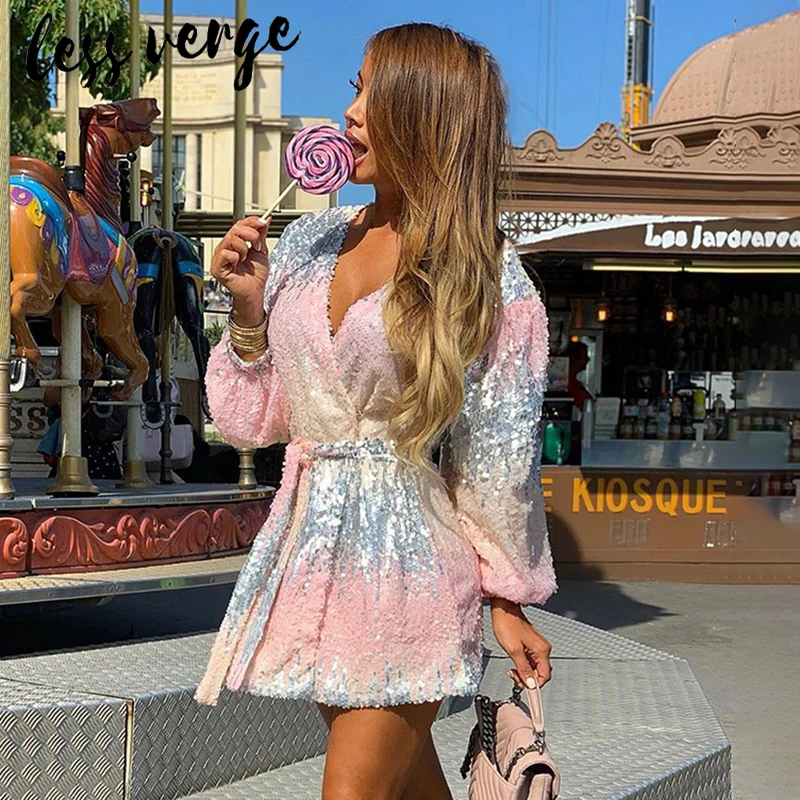 Женское мини платье с длинным рукавом блестками и глубоким v образным