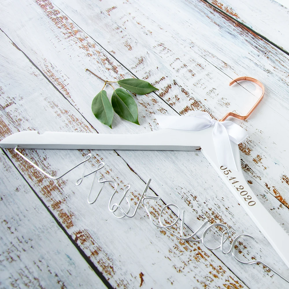 Пользовательские деревянные Свадебные вешалки выгравированные