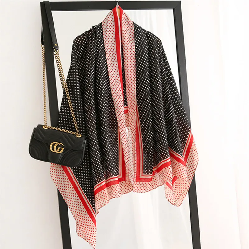 

Chinese quality Silk 2019 Popular Four Seasons Lady Sunscreen Beach cotton Shawl Women Fashion Leopard Print scarf New Headscarf