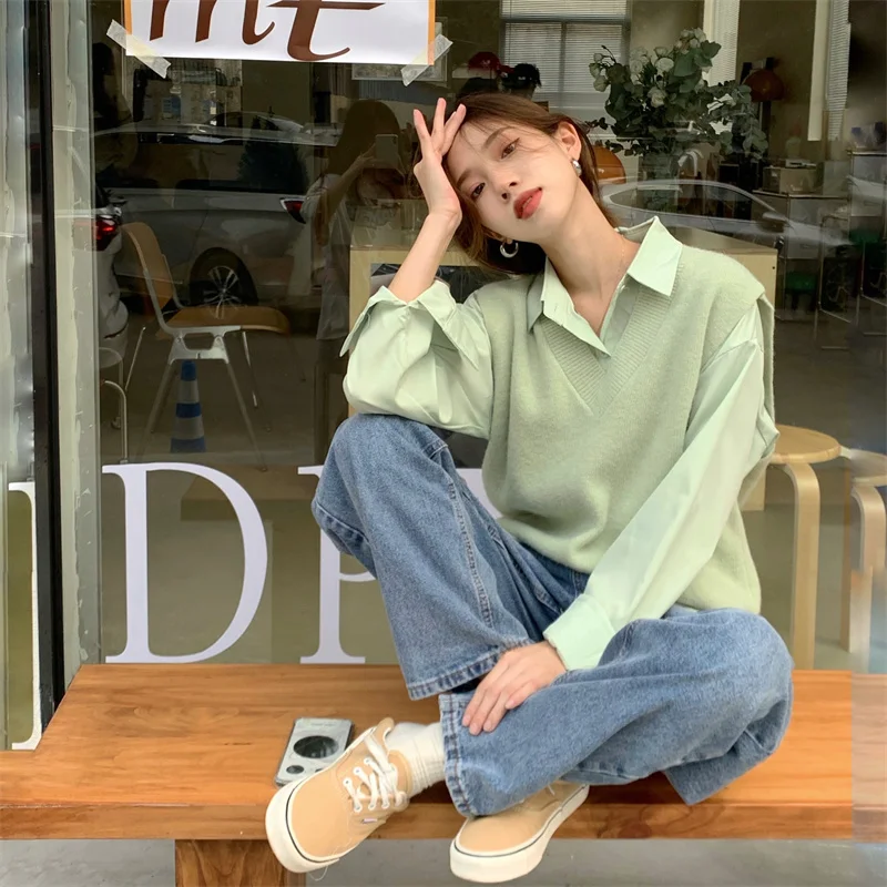 Женский жилет с V-образным вырезом |