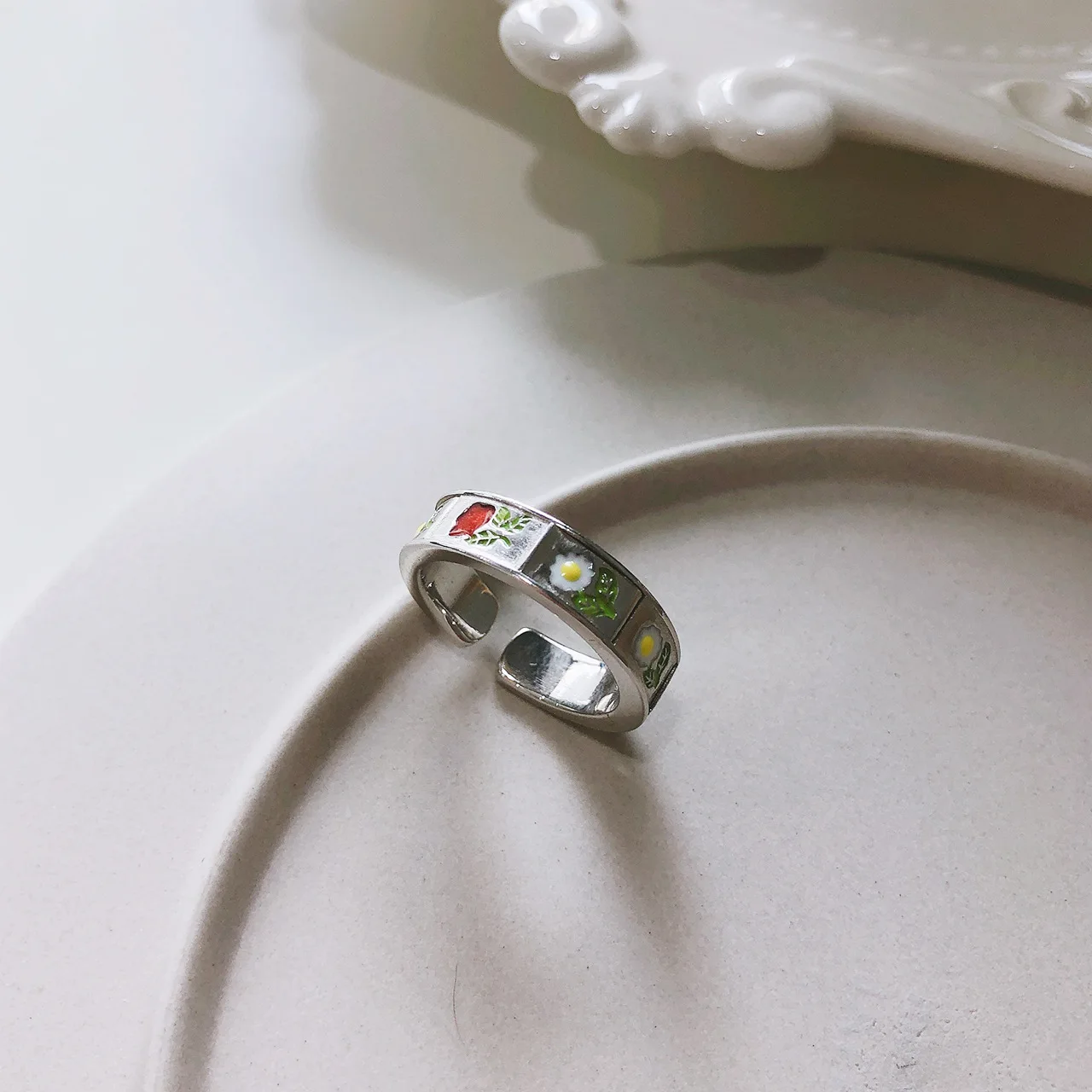 Женское кольцо из серебра 925 пробы с цветами | Украшения и аксессуары