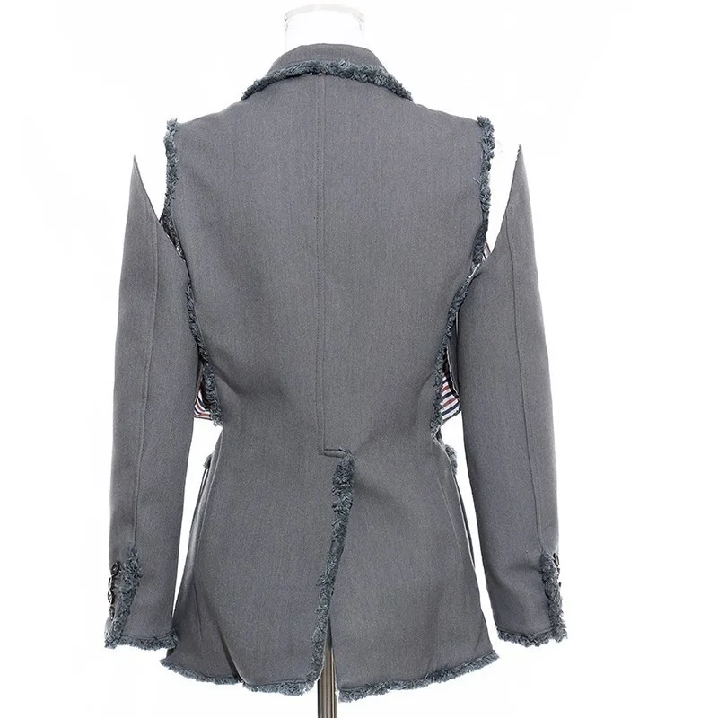 Женский двубортный блейзер с открытыми плечами необработанный бахромой в стиле
