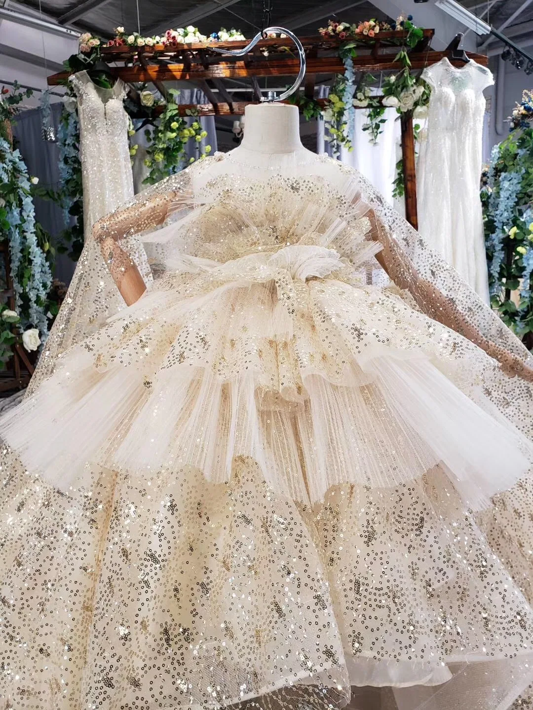 Новые платья для первого причастия девочек с цветочным узором и бантом Бальные