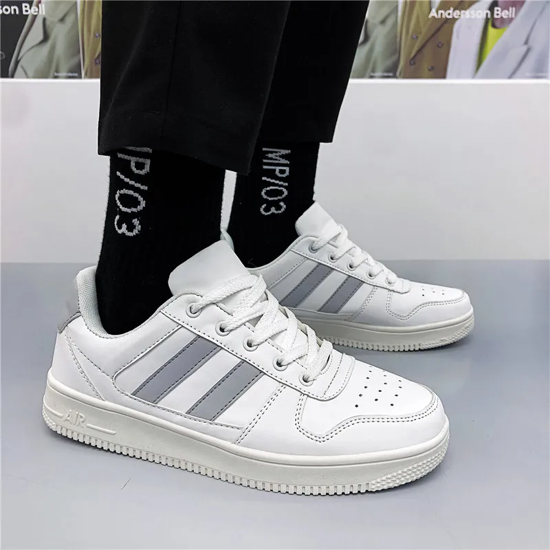 

Men's High Top Sneakers Skateboarding Shoes Flats Leisure Shoes Studen Outdoor Sneakers Street Shoes Lace up Walking Shoes Male