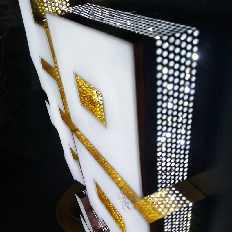 Алюминиевая пластина с босветильник кой пробивной канал буквенная полоса