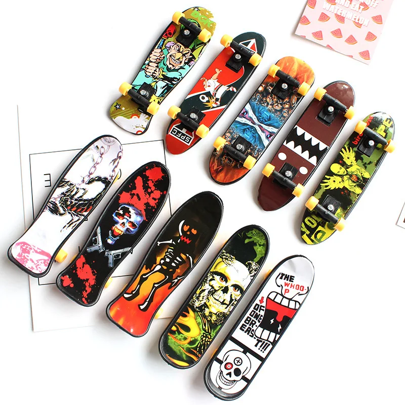 Random Printing Professional Alloy Stand FingerBoard Skateboard Mini Finger Boards Skate Truck Finger Skateboard For Kid Toy
