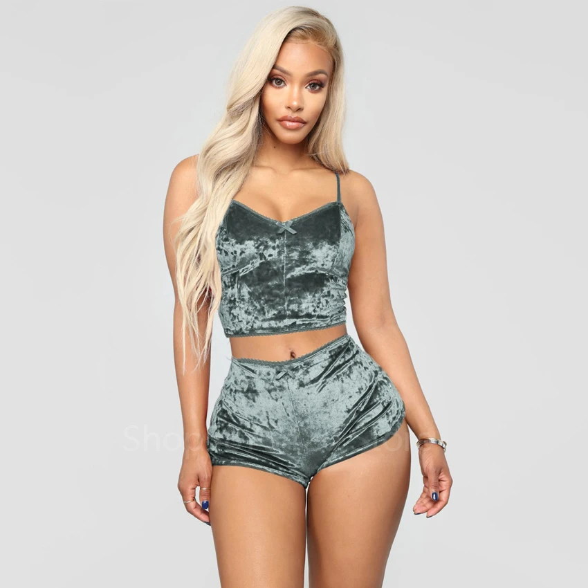 

Fashion Women 2pcs Homewear Velvet Pajama Set Sleepwear Sexy Spaghetti Strap Top Shorts Pajama Cami Ladies Sleepwear Female Suit
