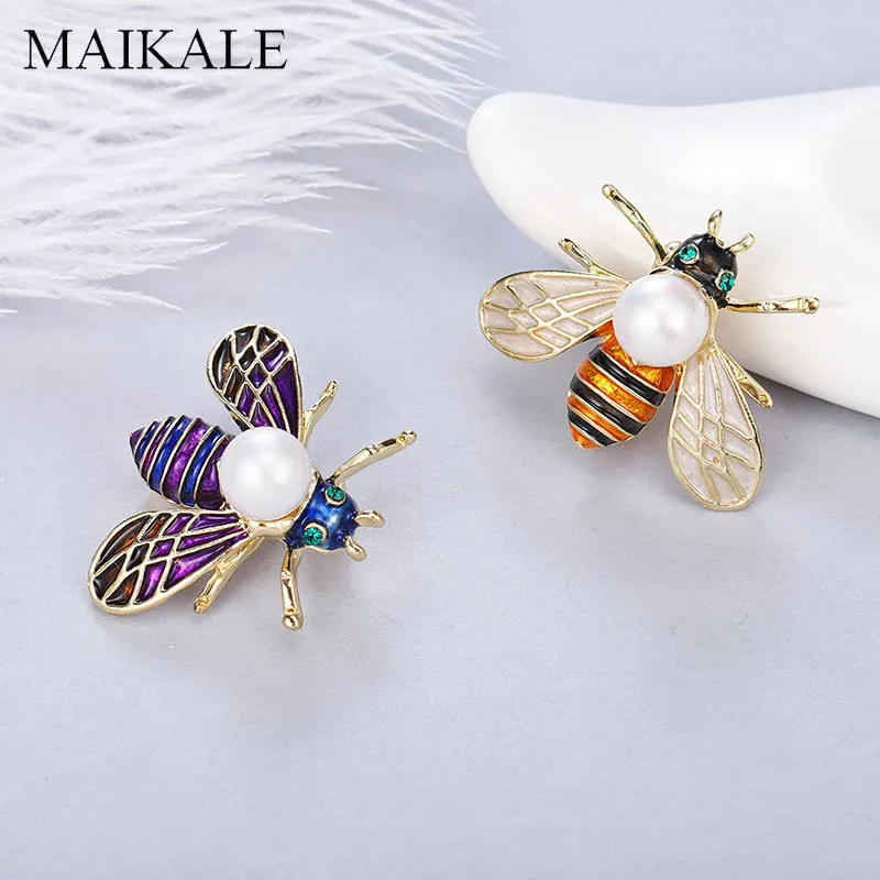 

MAIKALE Vintage Pearl Insect Brooches for Women Colorful Enamel Moth Broches Fashion Jewelry Bag Accessories Gifts for Girls