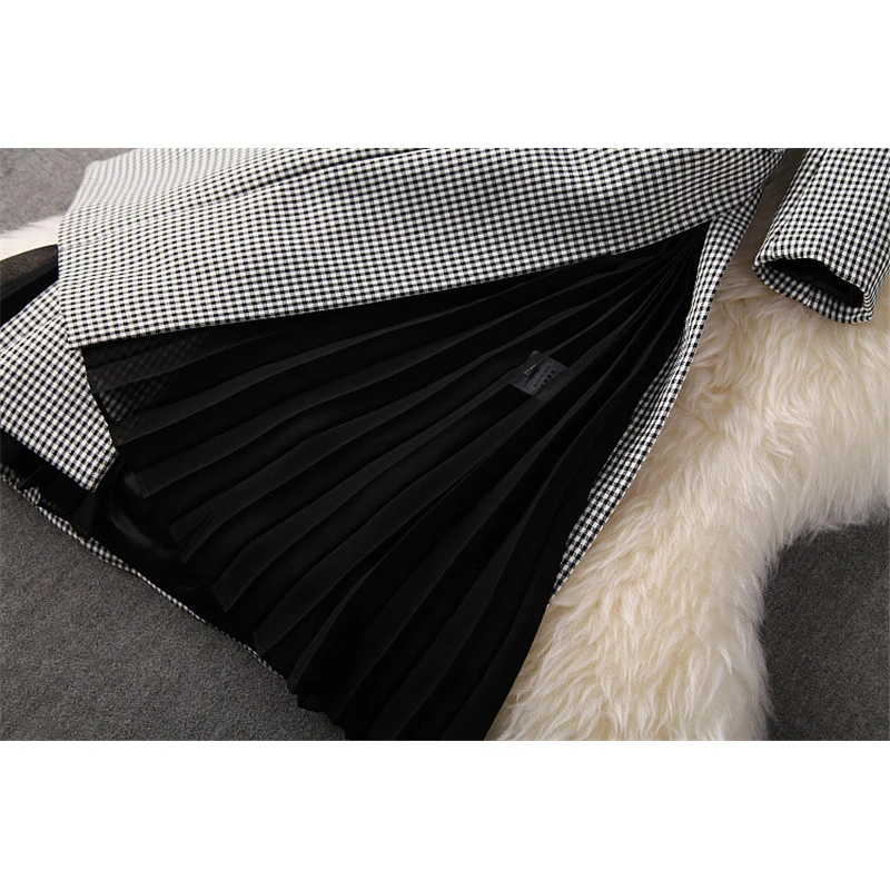 

Winter 2021 Fashion Autumn Trench Coat Feminino Full Sleeve Turn Down Neck Plaid Print Women Long Coats Windbreaker Outerwear