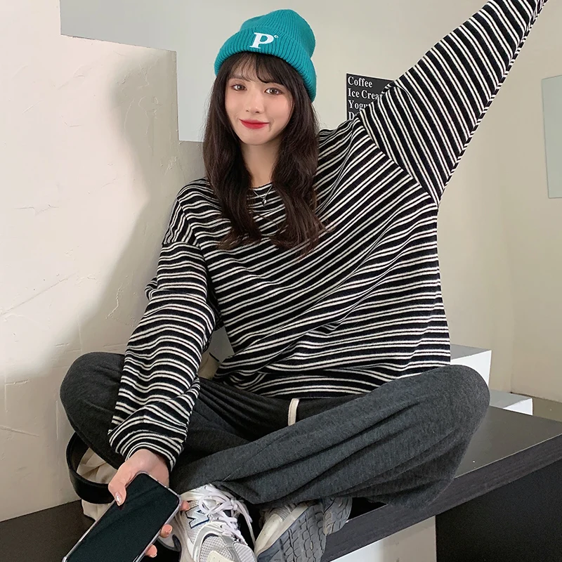 

2021 winter new simple sweatshirt all-match classic striped round neck plus velvet padded hoodie women