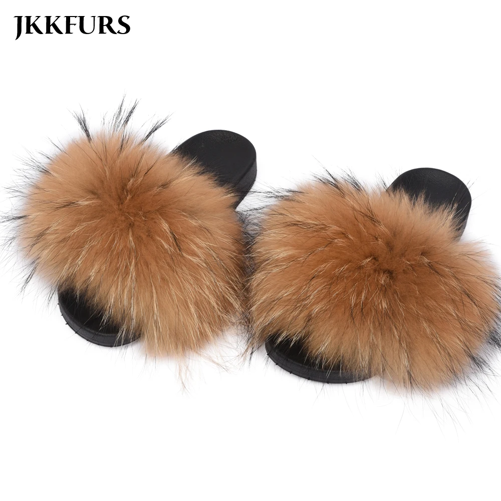 Женские шлепанцы из натурального меха енота модные стильные сезон весна осень