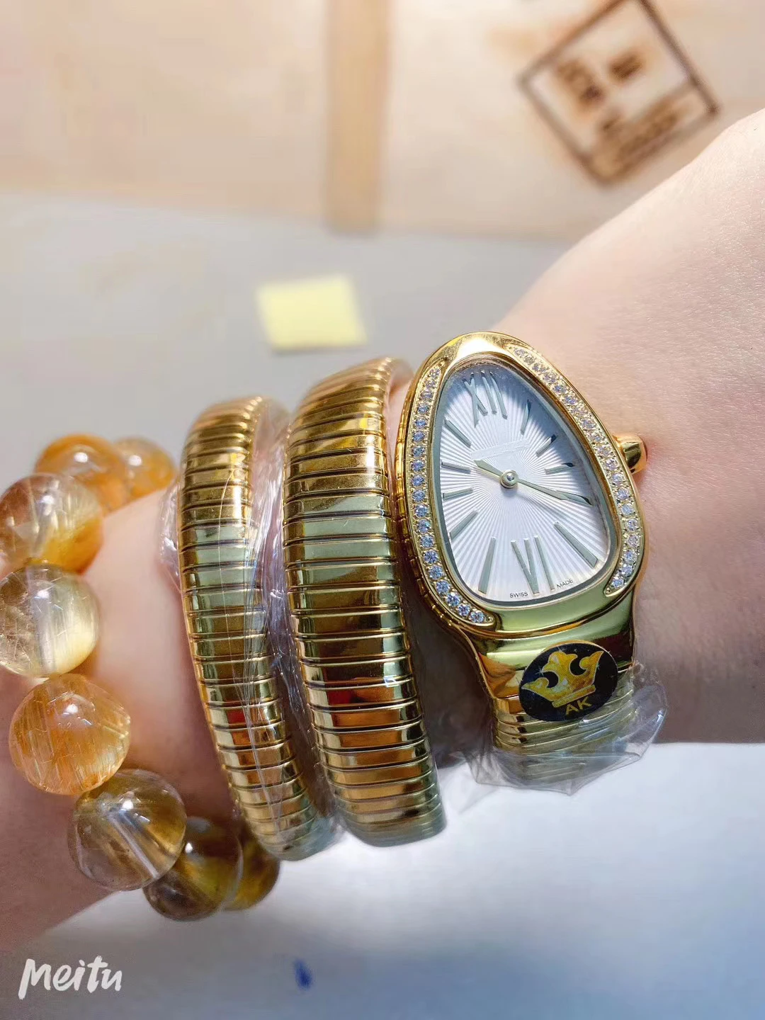 

Luxury Brand New Women Snake Blue White Yellow Gold Bracelet Diamonds Bezel Rome Japanese Quartz Stainless Steel Sapphire Watch