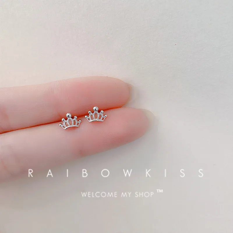 

Crown Earrings Female Simple 2022 New Trendy Mini Earrings Hollow Cold Wind Ear Studs Wholesale