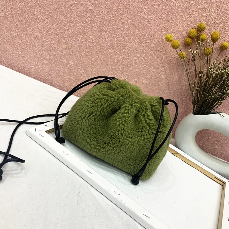 

Новые женские сумки, из искусственного меха, на осень и зиму, с облаками и мехом, универсальная, сумка-мессенджер через плечо, стильная и порт...