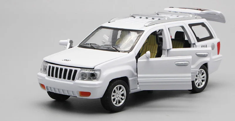 Модель игрушечного автомобиля Grand Cherokee из сплава 1/32 литый под давлением со звуком