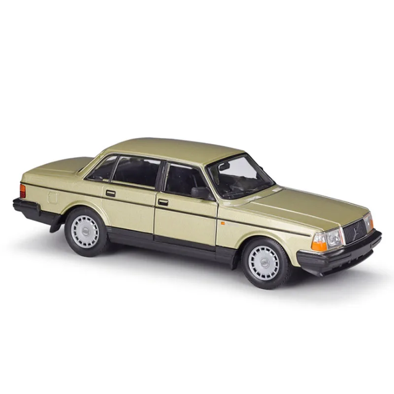 

WELLY Diecast 1:24 Scale Car Classic VOLVO 240 GL High Simulation Model Car Alloy Metal Toy Car For Chlidren Gift Collection